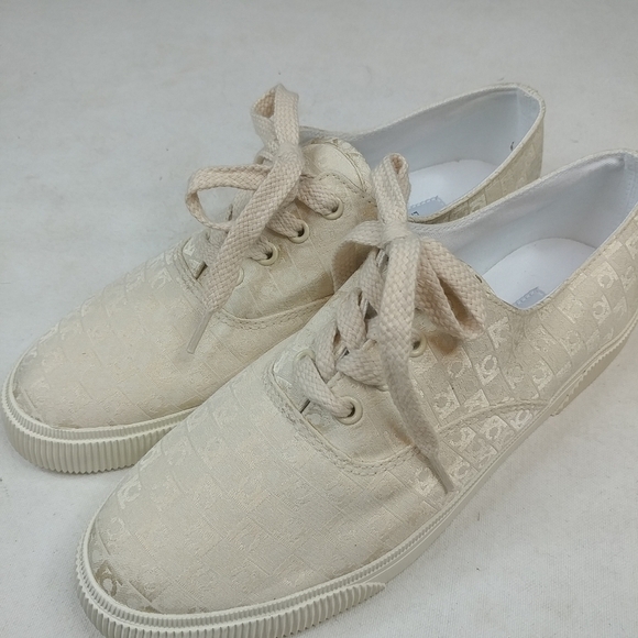 Liz Clairborne Lizsport Charter Cream Canvas sneak - Picture 1 of 7